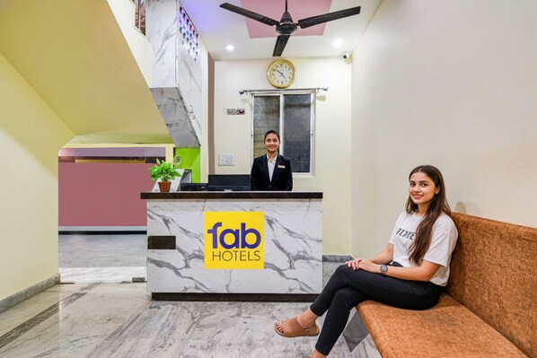 Reception - Fabhotel Al Burj International (Kolkata)