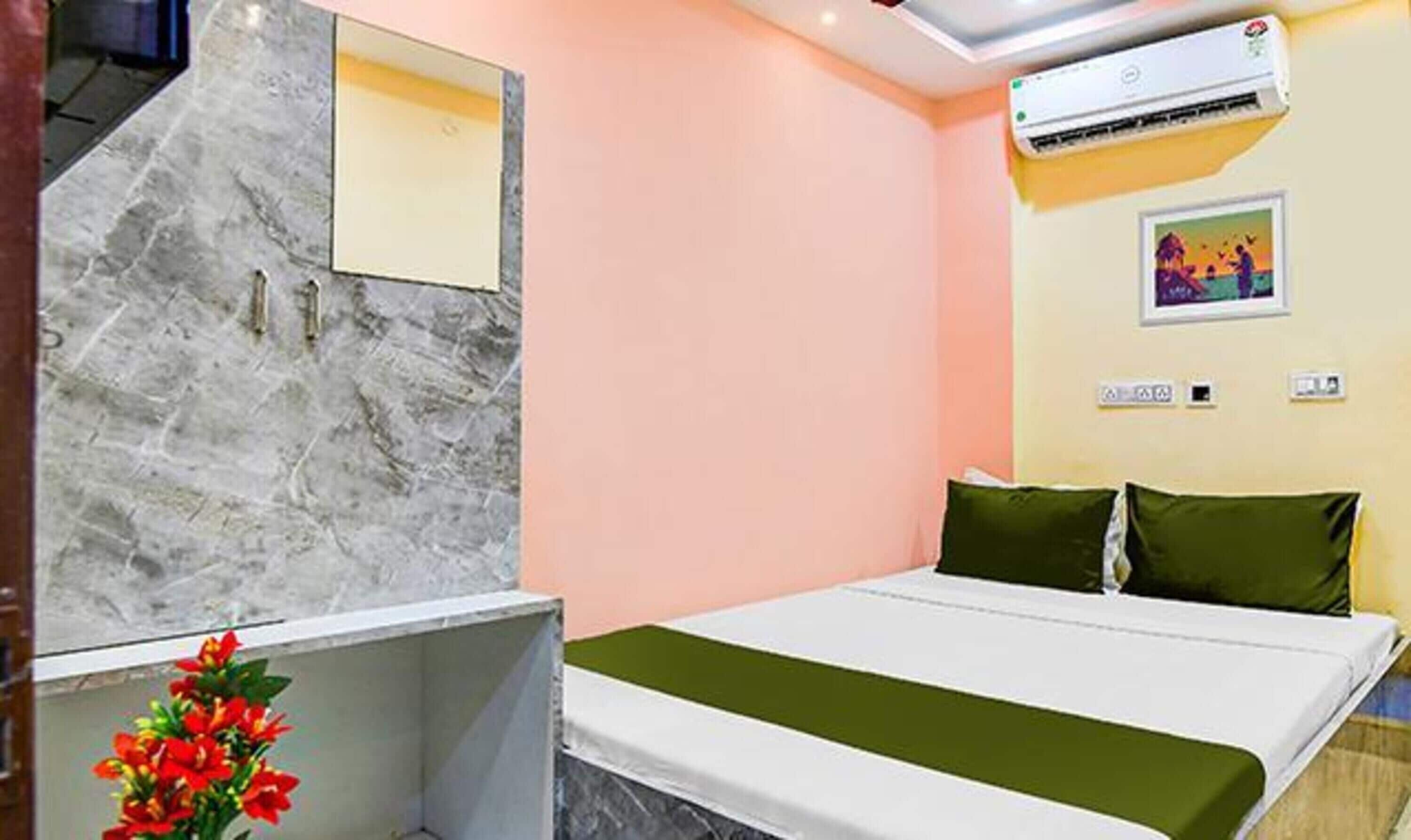 Family Room | Egyptian cotton sheets, premium bedding, in-room safe, free WiFi