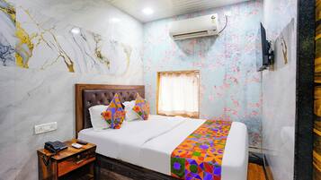 Deluxe Room | Egyptian cotton sheets, premium bedding, in-room safe, free WiFi