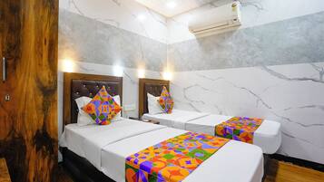 Egyptian cotton sheets, premium bedding, in-room safe, free WiFi