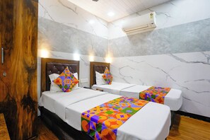 Egyptian cotton sheets, premium bedding, in-room safe, free WiFi