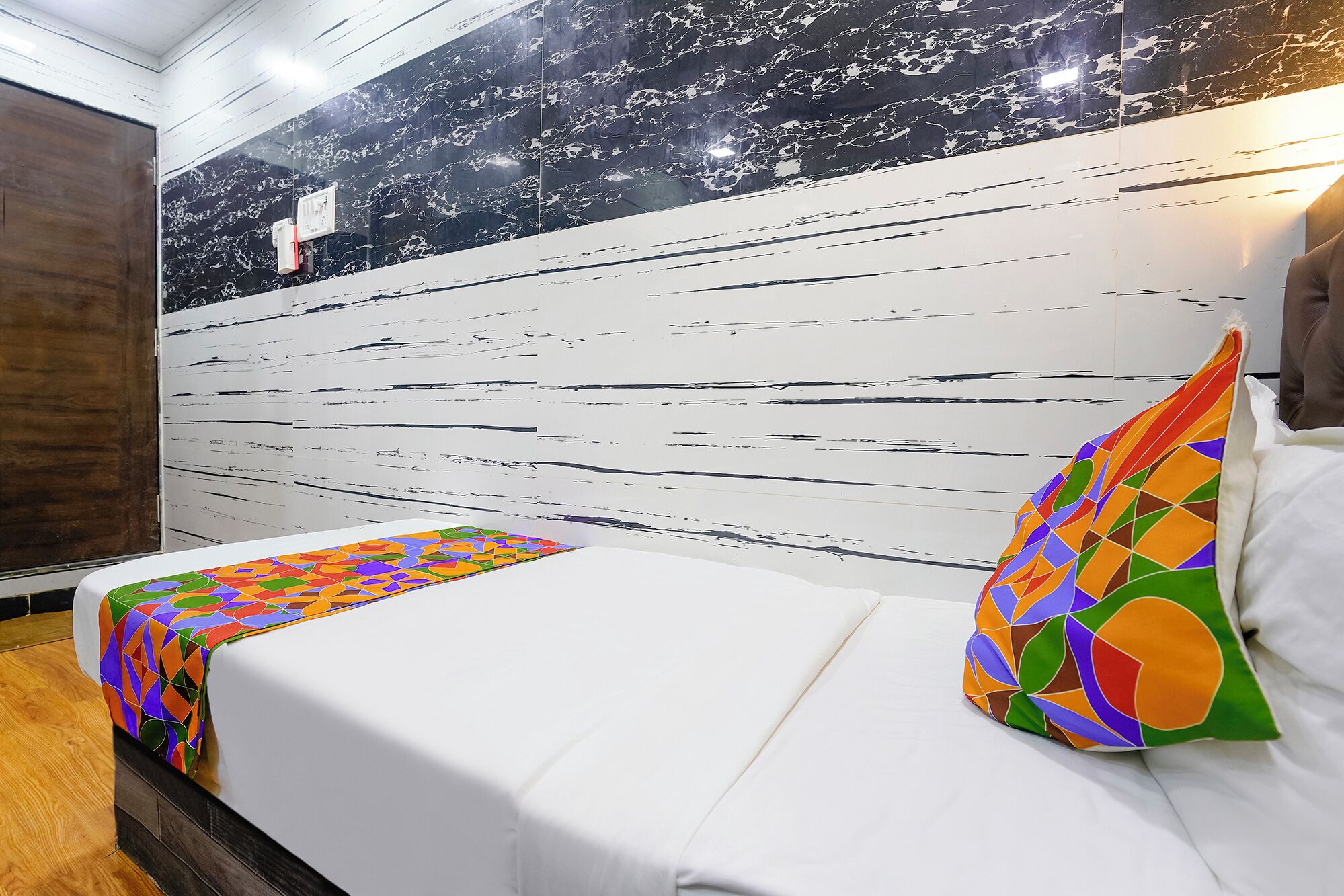 Egyptian cotton sheets, premium bedding, in-room safe, free WiFi