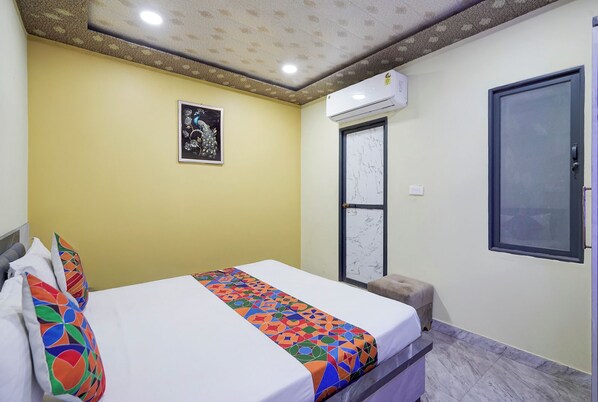 Egyptian cotton sheets, premium bedding, in-room safe, free WiFi