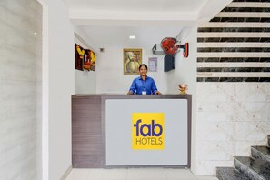 Reception - Fabhotel Galaxy Inn I (Pune)