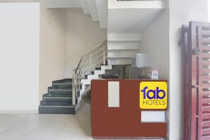 Reception - Fabhotel Jp International (Lucknow)
