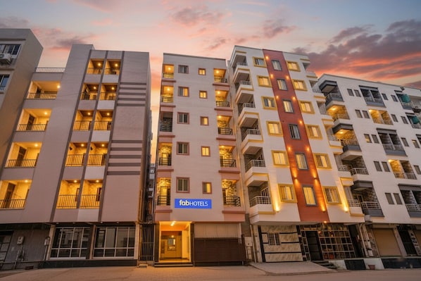 Exterior - Fabhotel Golden Eagle Executive (Paud)