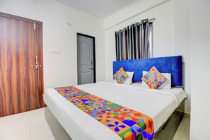 Egyptian cotton sheets, premium bedding, in-room safe, free WiFi - Fabhotel Golden Eagle Executive (Paud)