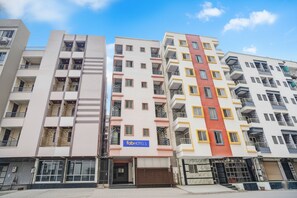 Property entrance - Fabhotel Golden Eagle Executive (Paud)