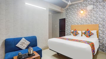 Deluxe Room | Egyptian cotton sheets, premium bedding, in-room safe, free WiFi