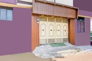 مدخل المنشأة