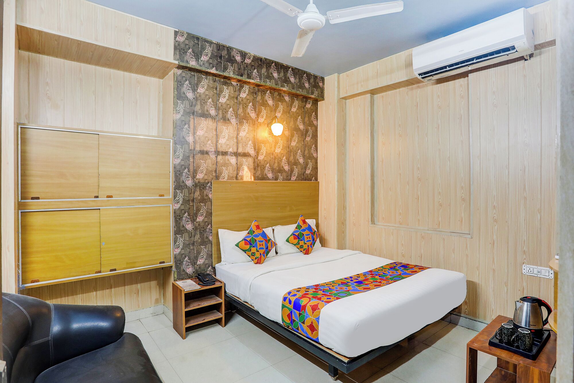 Egyptian cotton sheets, premium bedding, in-room safe, free WiFi