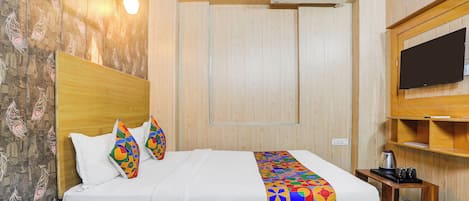 Egyptian cotton sheets, premium bedding, in-room safe, free WiFi