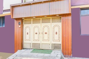 مدخل المنشأة