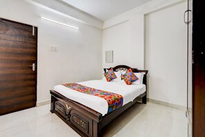 Egyptian cotton sheets, premium bedding, in-room safe, free WiFi - Fabhotel Ak Elite Luxury Homestay (Tirupati)