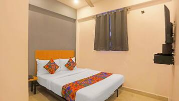 Egyptian cotton sheets, premium bedding, in-room safe, free WiFi