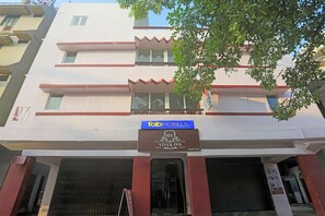 Exterior - Fabhotel Vivek Inn (Prayagraj)