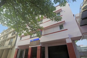 Exterior - Fabhotel Vivek Inn (Prayagraj)