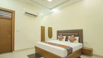 Deluxe Room | Egyptian cotton sheets, premium bedding, in-room safe, free WiFi
