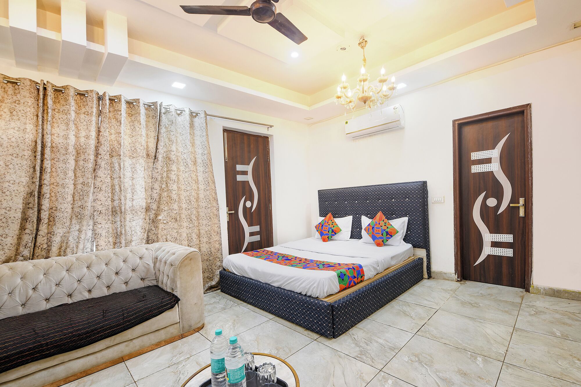 Egyptian cotton sheets, premium bedding, in-room safe, free WiFi