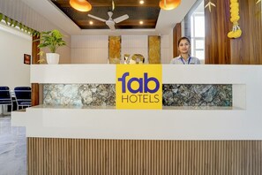 Reception - Fabhotel Kayal Plaza (Coimbatore)