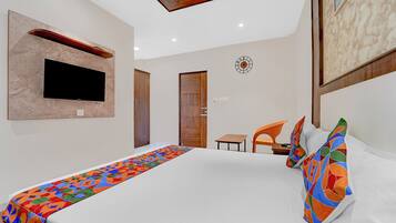 Egyptian cotton sheets, premium bedding, in-room safe, free WiFi