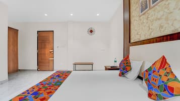 Egyptian cotton sheets, premium bedding, in-room safe, free WiFi