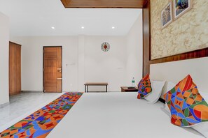 Egyptian cotton sheets, premium bedding, in-room safe, free WiFi - Fabhotel Kayal Plaza (Coimbatore)