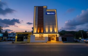 Front of property - Fabhotel Kayal Plaza (Coimbatore)