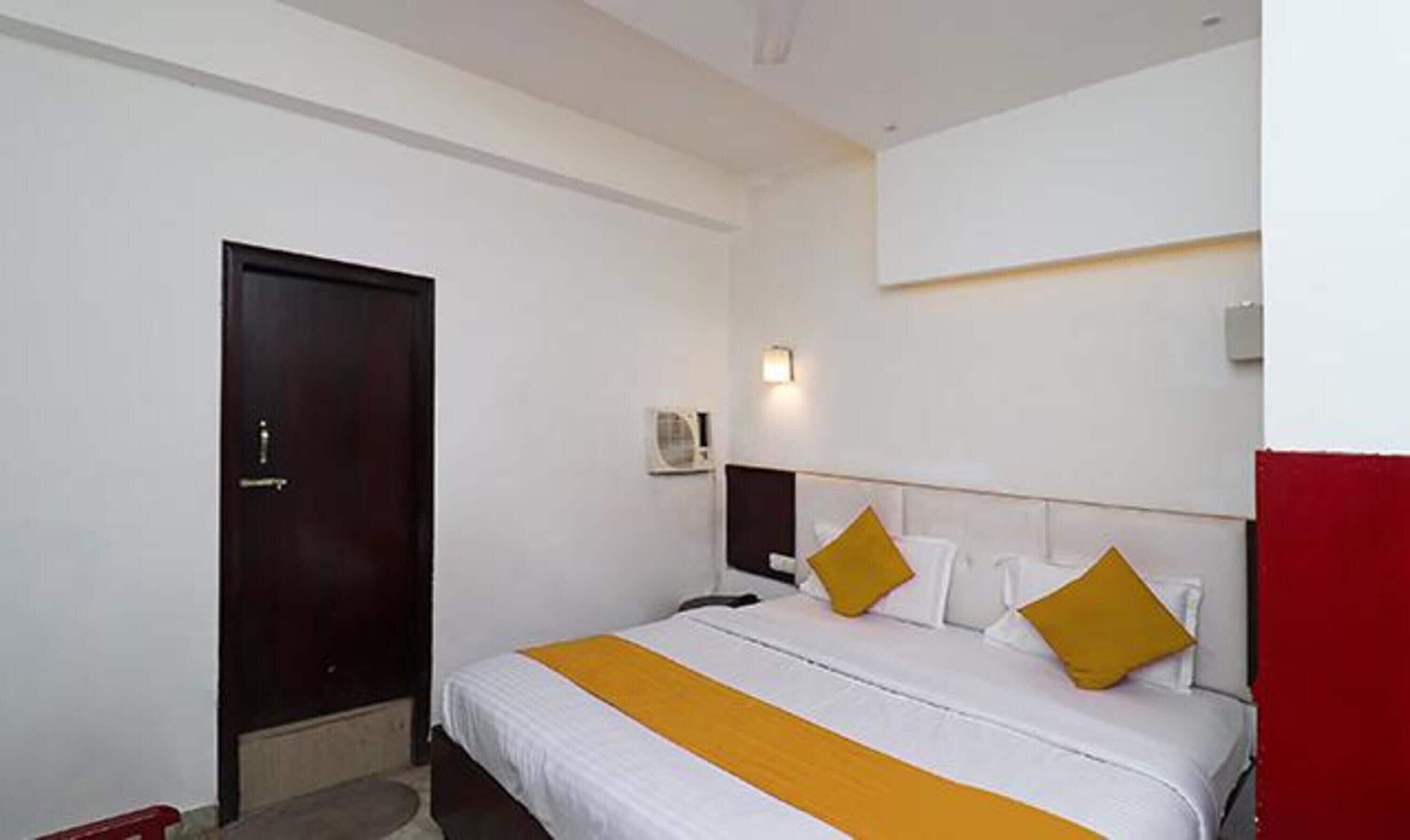 Deluxe Room | Egyptian cotton sheets, premium bedding, in-room safe, free WiFi