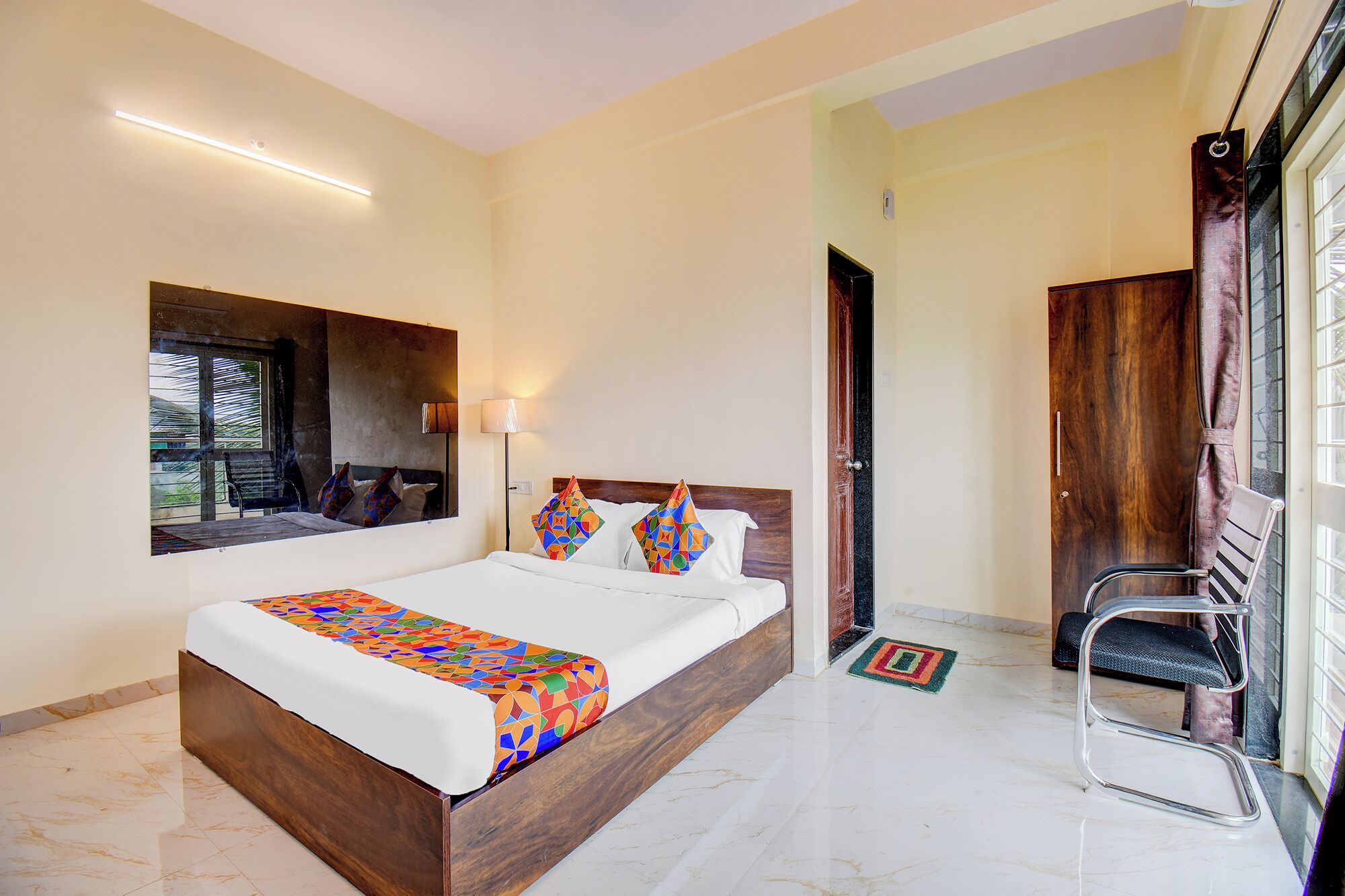 Egyptian cotton sheets, premium bedding, in-room safe, free WiFi