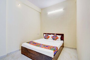 Egyptian cotton sheets, premium bedding, in-room safe, free WiFi - Fabhotel Aura Suites (Pune)