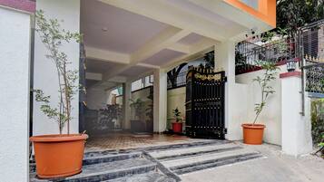 Entrada de la propiedad