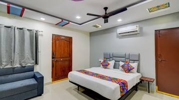 Premium Room | Egyptian cotton sheets, premium bedding, in-room safe, free WiFi