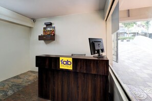 Reception - Fabhotel Five Star (Hyderabad)