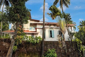 Exterior - Fabhotel Golden Nest Deluxe Resort (Calangute)