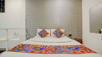 Egyptian cotton sheets, premium bedding, in-room safe, free WiFi