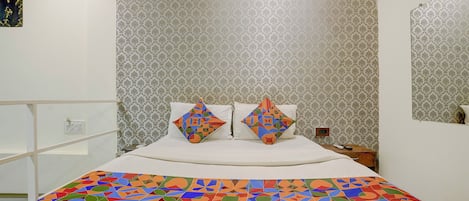 Egyptian cotton sheets, premium bedding, in-room safe, free WiFi