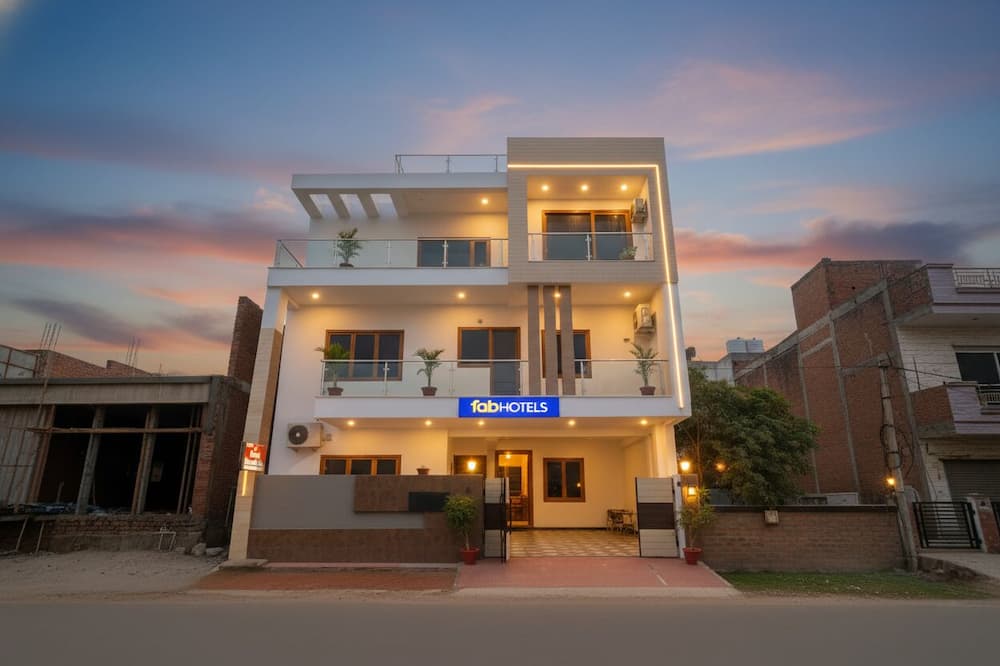 Fabhotel Anant Inn