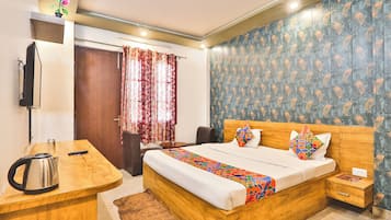 Premium Room | Egyptian cotton sheets, premium bedding, in-room safe, free WiFi