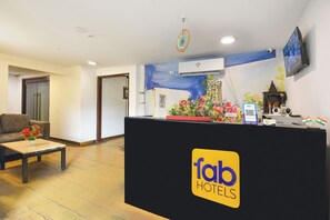 Reception - Fabhotel Crescent (Faridabad)