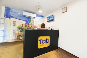 Reception - Fabhotel Crescent (Faridabad)