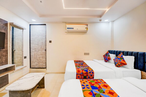 Egyptian cotton sheets, premium bedding, in-room safe, free WiFi