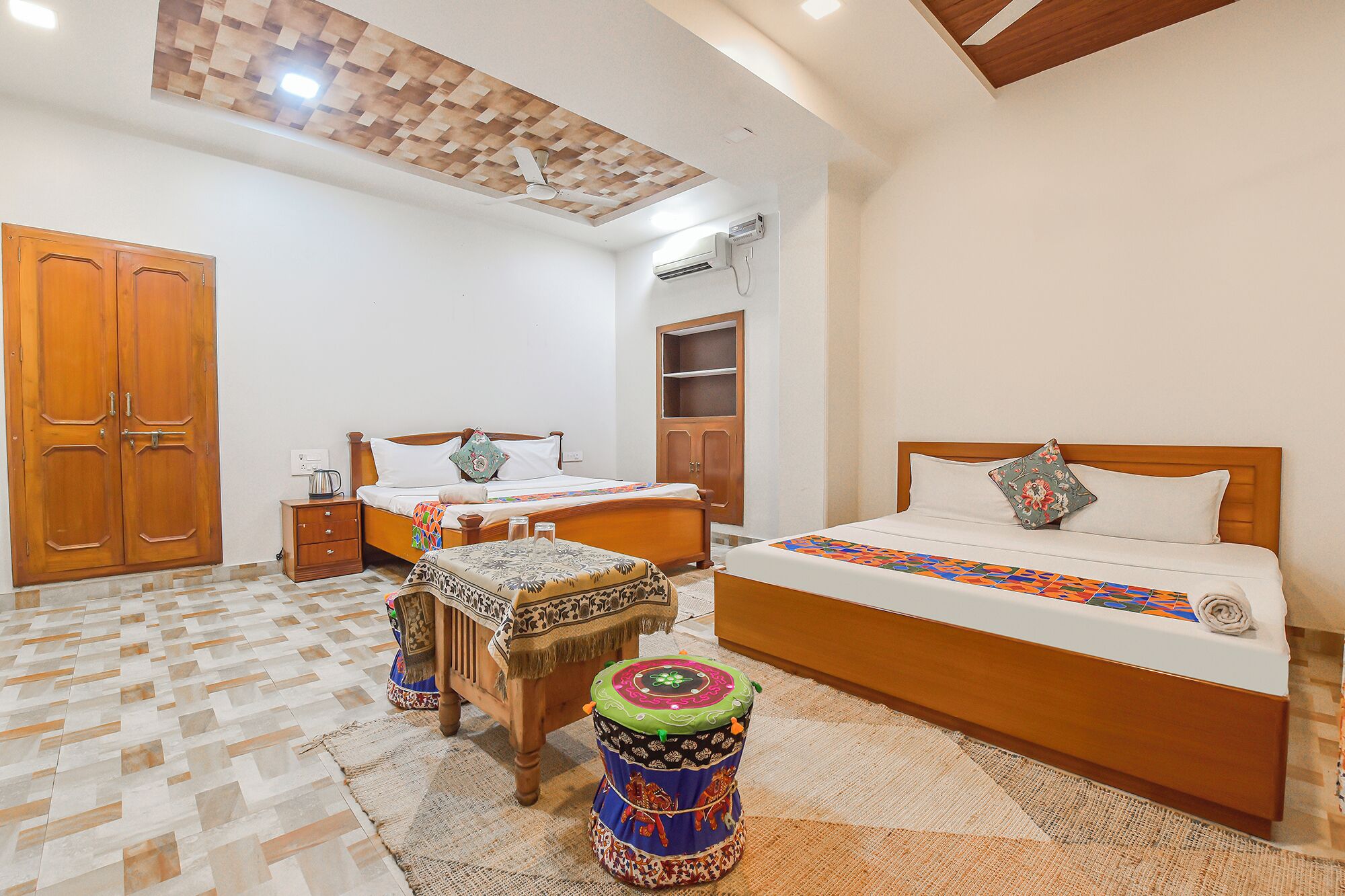 Sengetøy i egyptisk bomull, sengetøy av topp kvalitet og safe på rommet