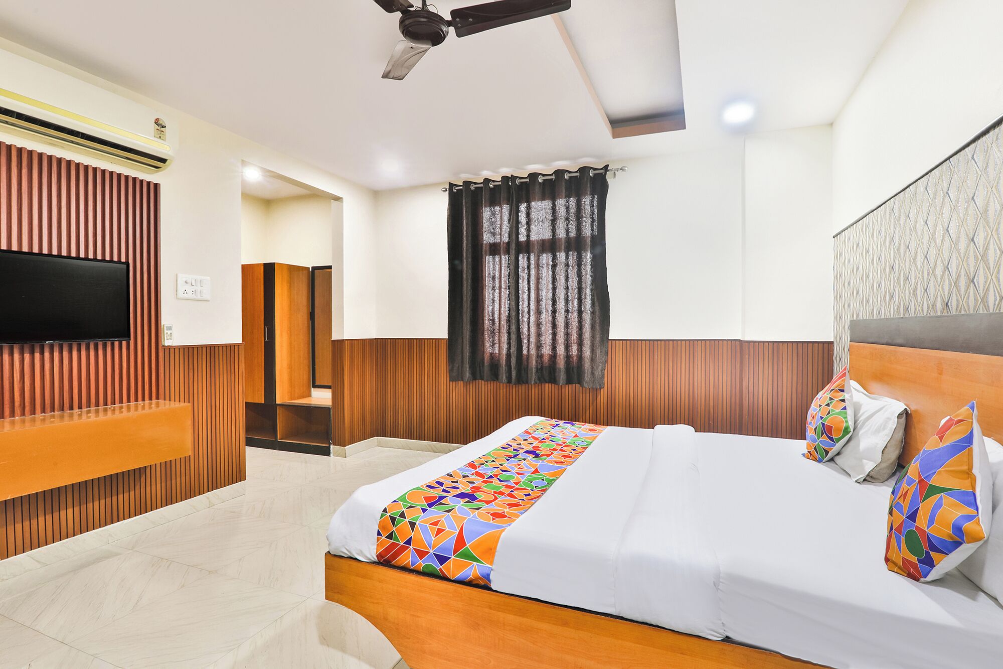 Sengetøy i egyptisk bomull, sengetøy av topp kvalitet og safe på rommet