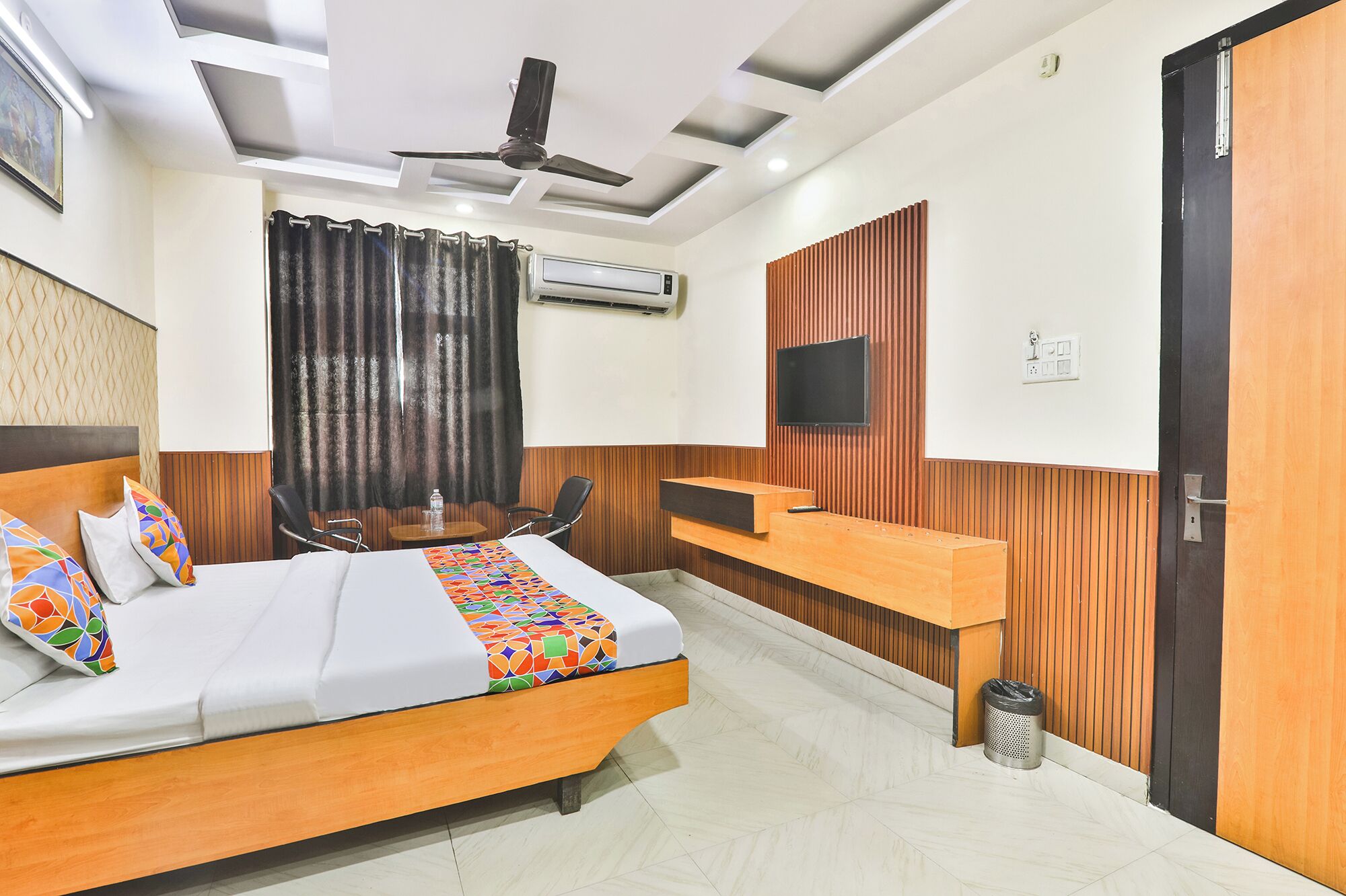 Egyptiske bomuldslagner, premium-sengetøj, pengeskab på værelset