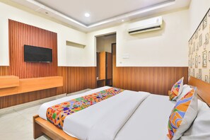 Egyptian cotton sheets, premium bedding, in-room safe, free WiFi - Fabhotel Regal Inn Indira Nagar (Lucknow)