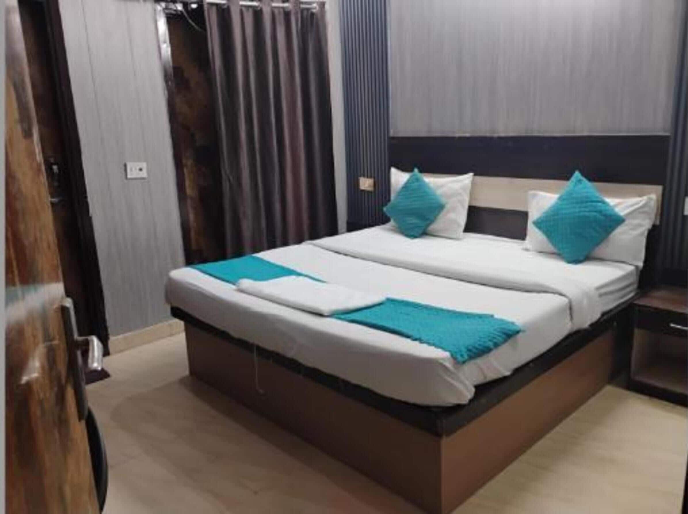 Phòng Deluxe | Bộ trải giường bằng vải cotton Ai Cập, bộ đồ giường cao cấp 