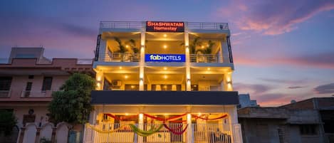 Façana frontal de l'allotjament