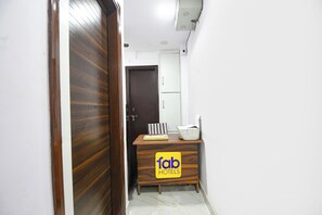 ฝ่ายต้อนรับ