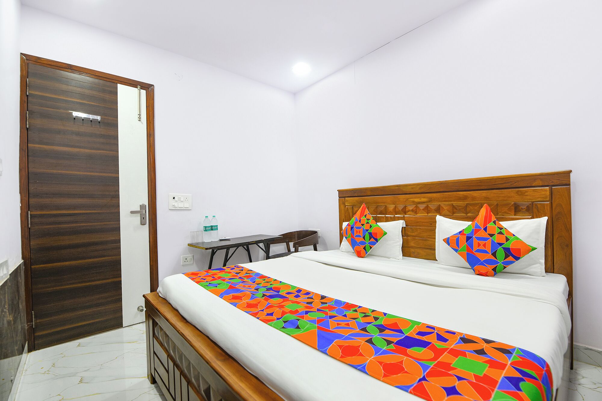 Lakens van Egyptisch katoen, luxe beddengoed, een kluis op de kamer